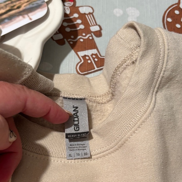 Santa Graphic Sweatshirt - Picture 4 of 4